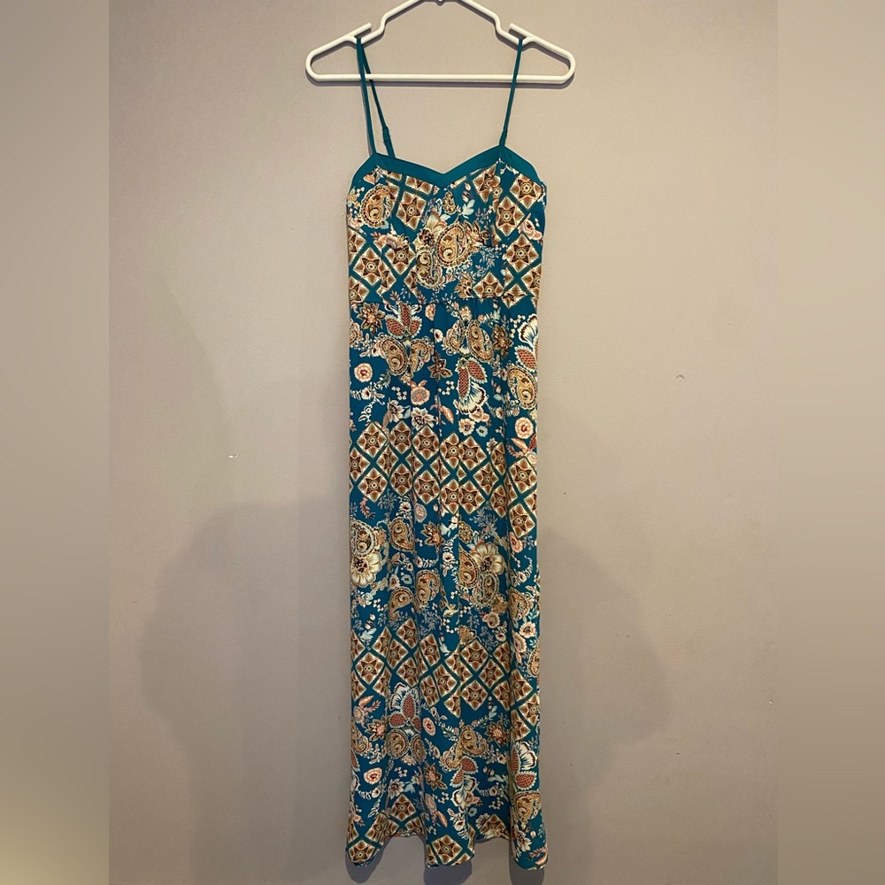 Xhilaration dress with pockets size M.